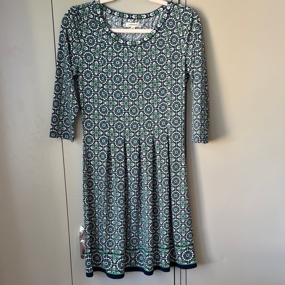 Max Studio patterned  Green and White Dress size small - Picture 1 of 3